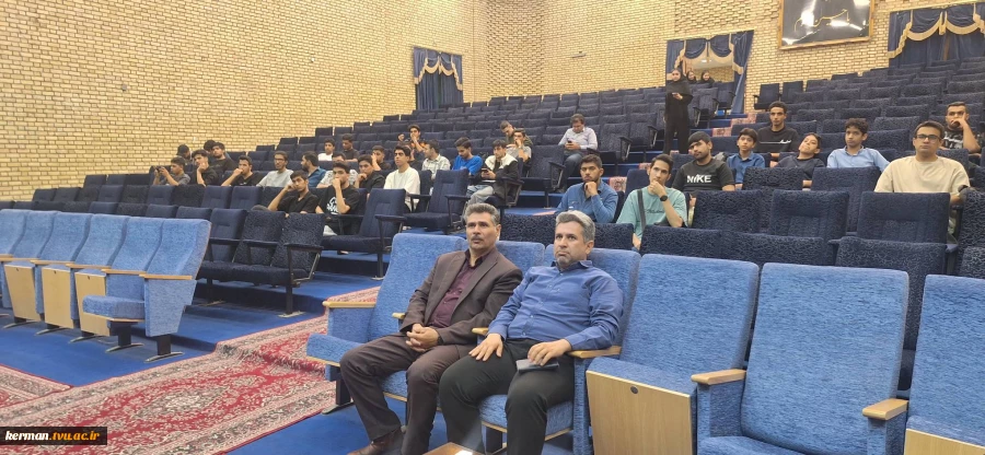با هدف آشنایی دانشجویان با فناوری‌های نوین و فرصت‌های نوظهور بازار کار برگزار شد:
رویداد تخصصی چشم‌انداز آینده شغلی 4