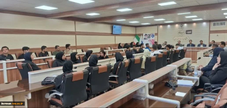 تجلیل از دانشجویان مقام‌آور و مدال‌آور دانشگاه ملی مهارت واحد استانی کرمان به مناسبت هفته تربیت بدنی و ورزش 4