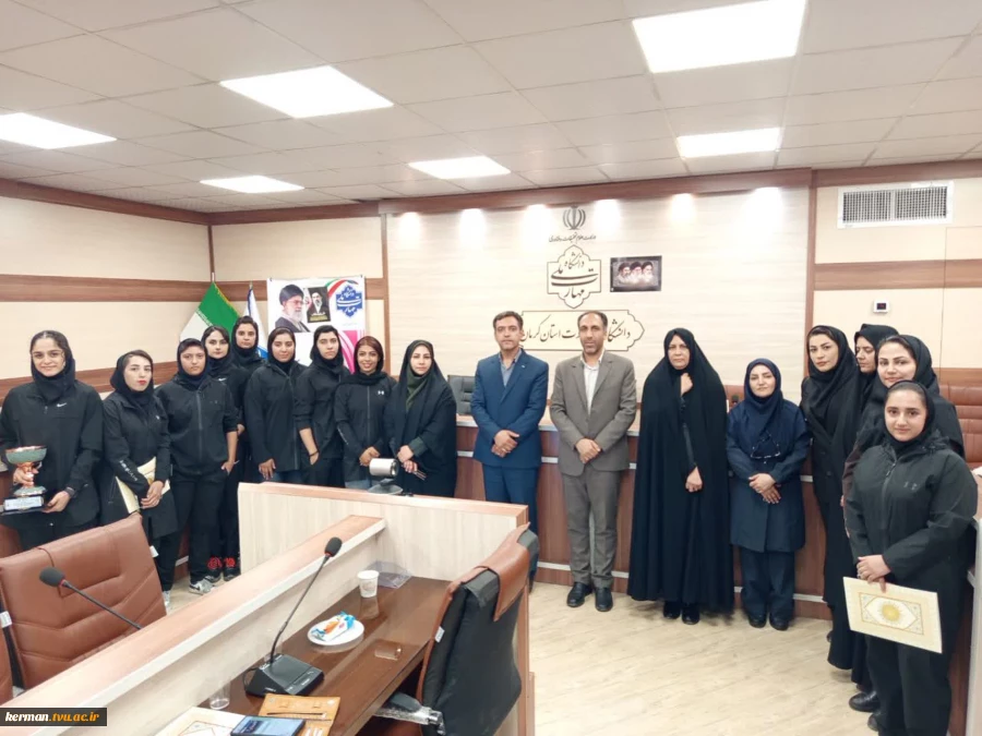 تجلیل از دانشجویان مقام‌آور و مدال‌آور دانشگاه ملی مهارت واحد استانی کرمان به مناسبت هفته تربیت بدنی و ورزش 7