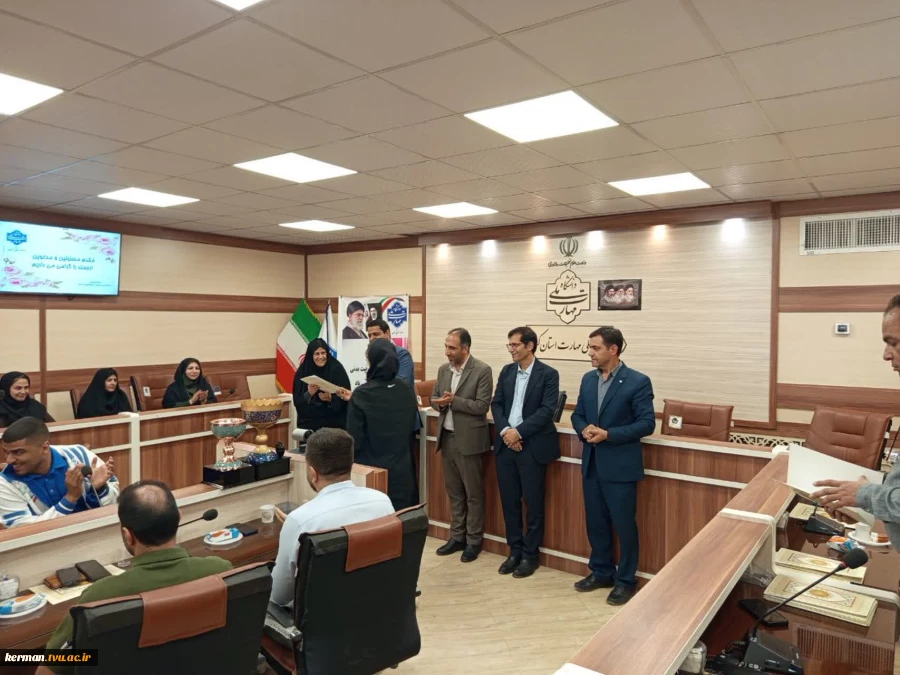 تجلیل از دانشجویان مقام‌آور و مدال‌آور دانشگاه ملی مهارت واحد استانی کرمان به مناسبت هفته تربیت بدنی و ورزش 9